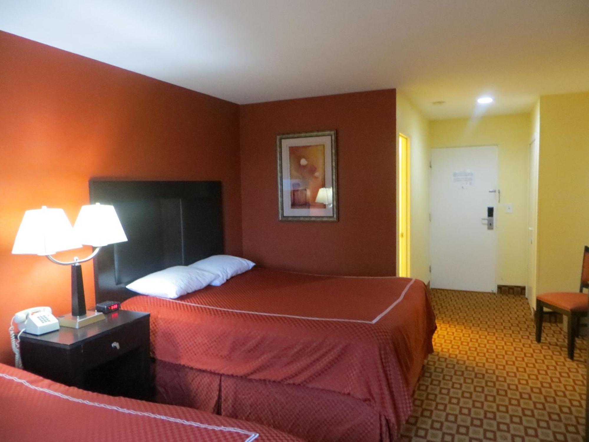 Super 8 By Wyndham Chicago Northlake O'Hare South Room photo